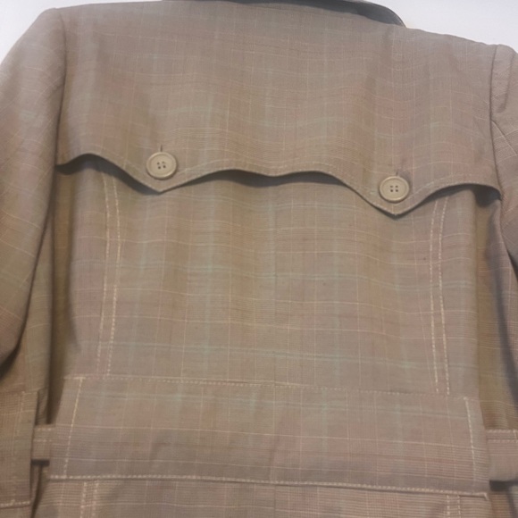 Vintage Beige Trench Coat - Picture 6 of 6